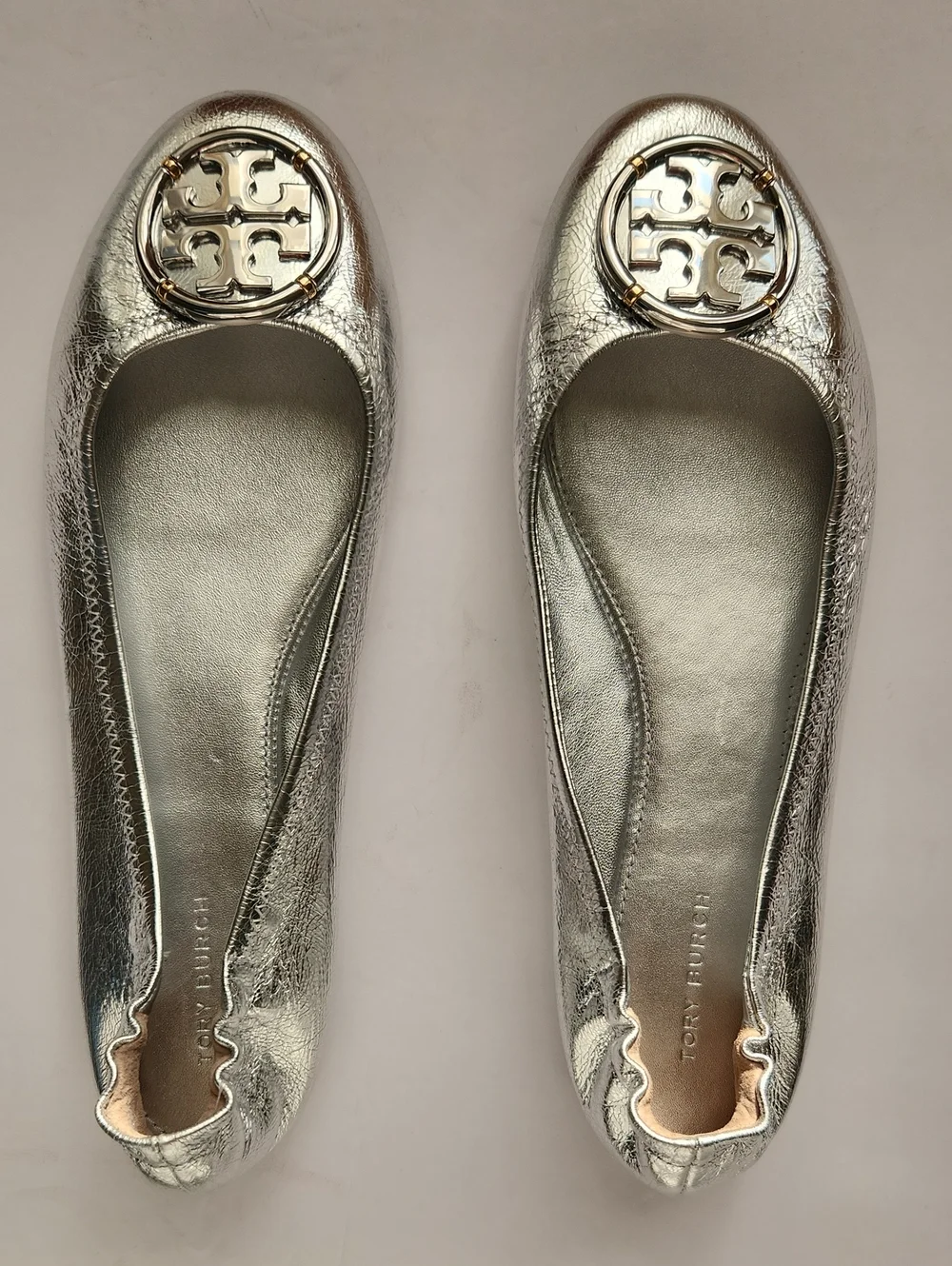 NWT Tory Burch Minnie Silver Metallic Logo Leather Casual Holiday Ballet Flats